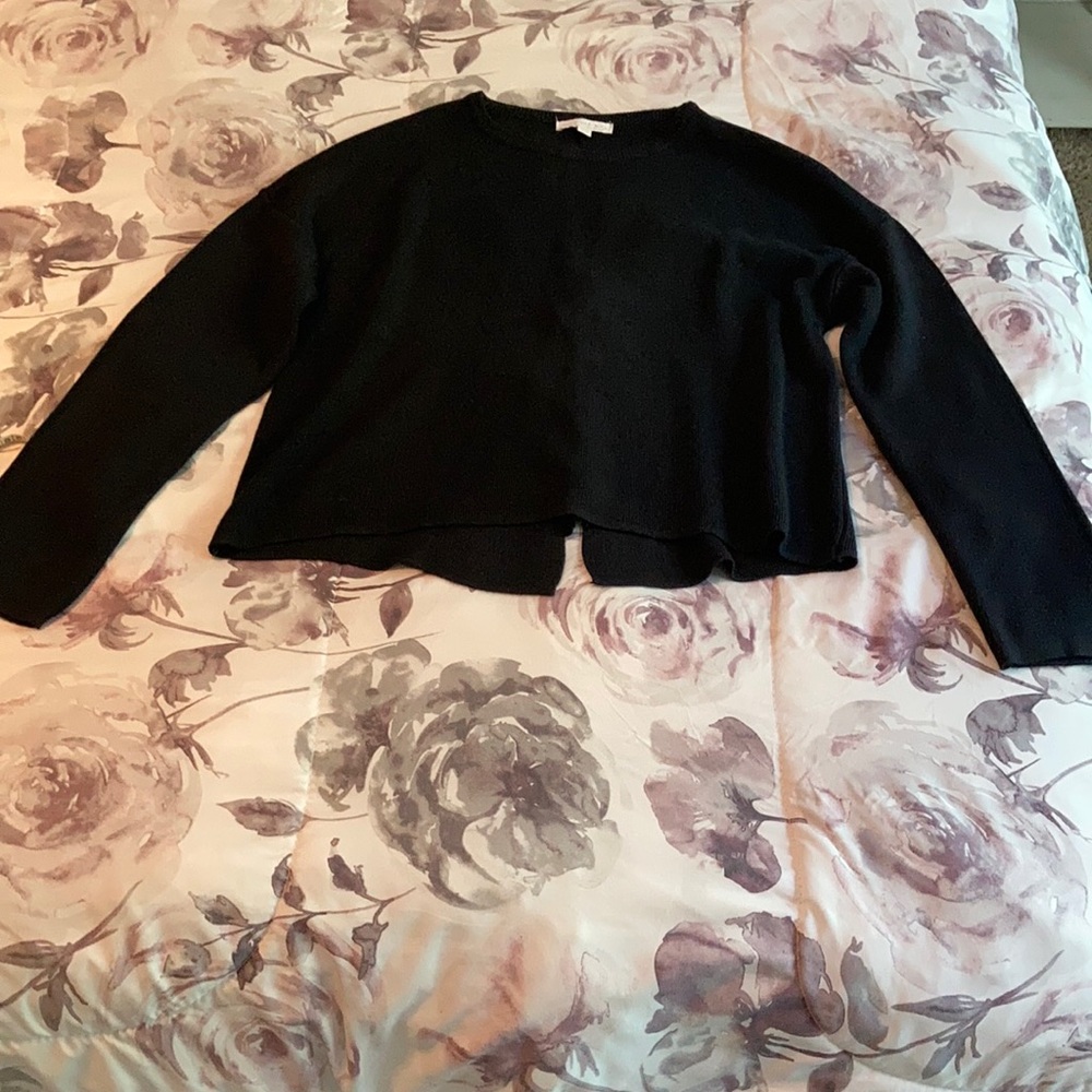 American Eagle Black long sleeve sweater with slit back & ribbon